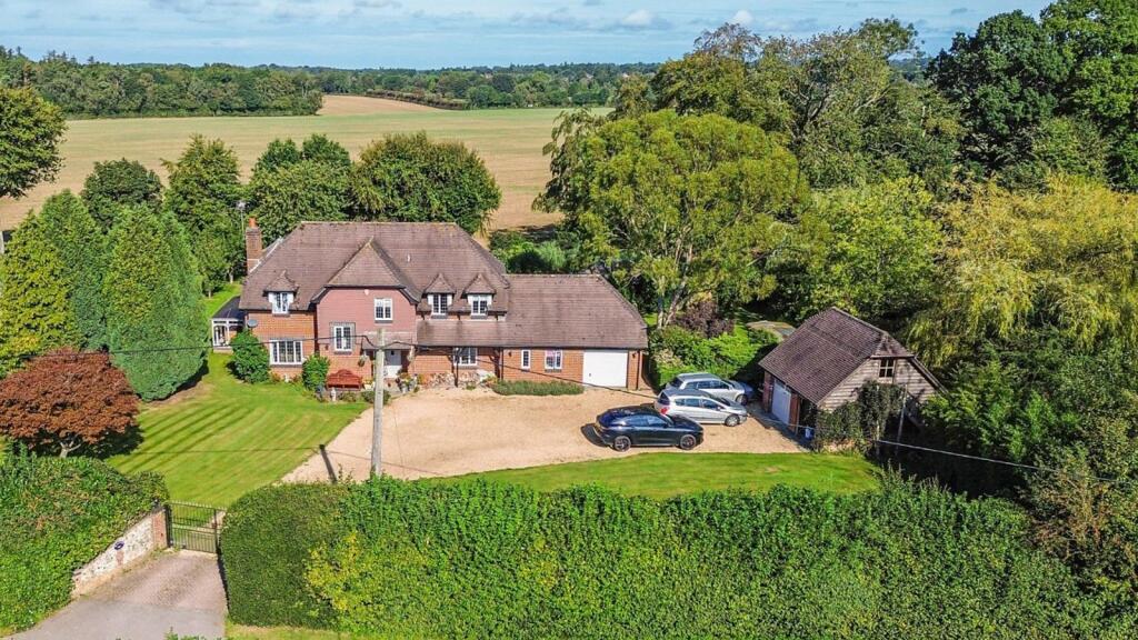 6 bedroom detached house for sale in Swelling Hill, Ropley, Alresford