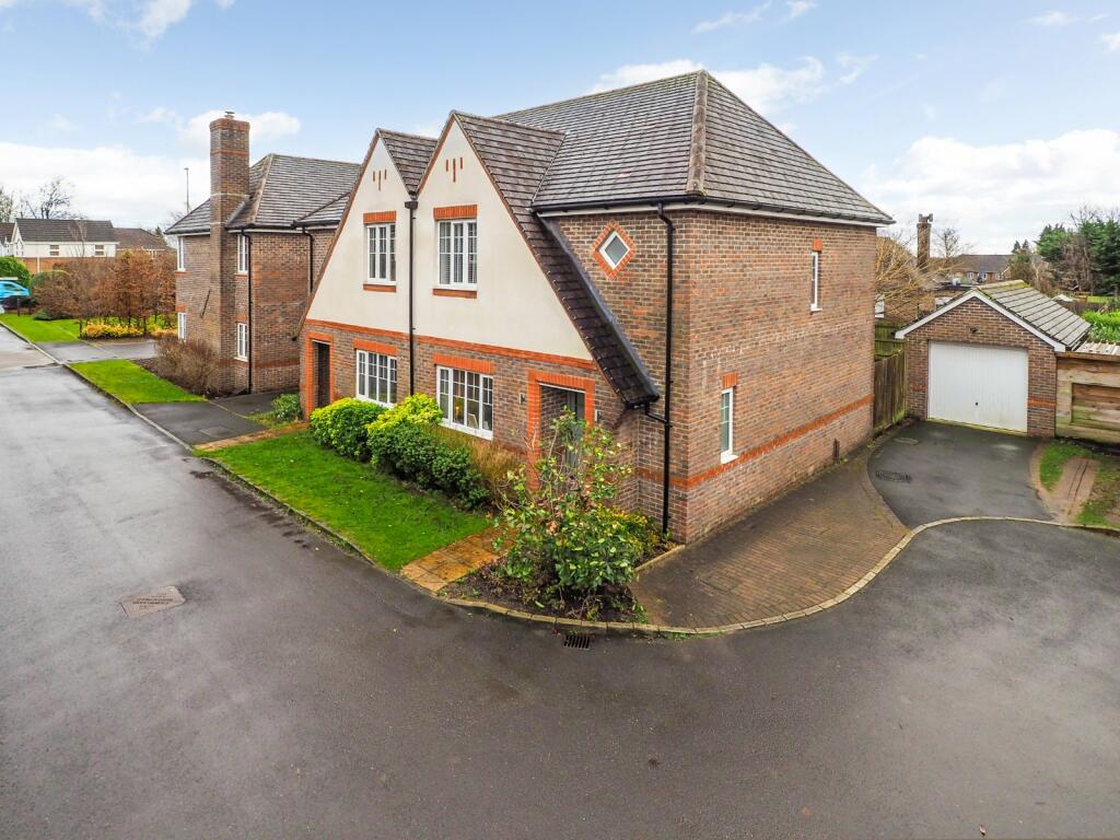 3 bedroom semidetached house for sale in Miller Drive, Four Marks