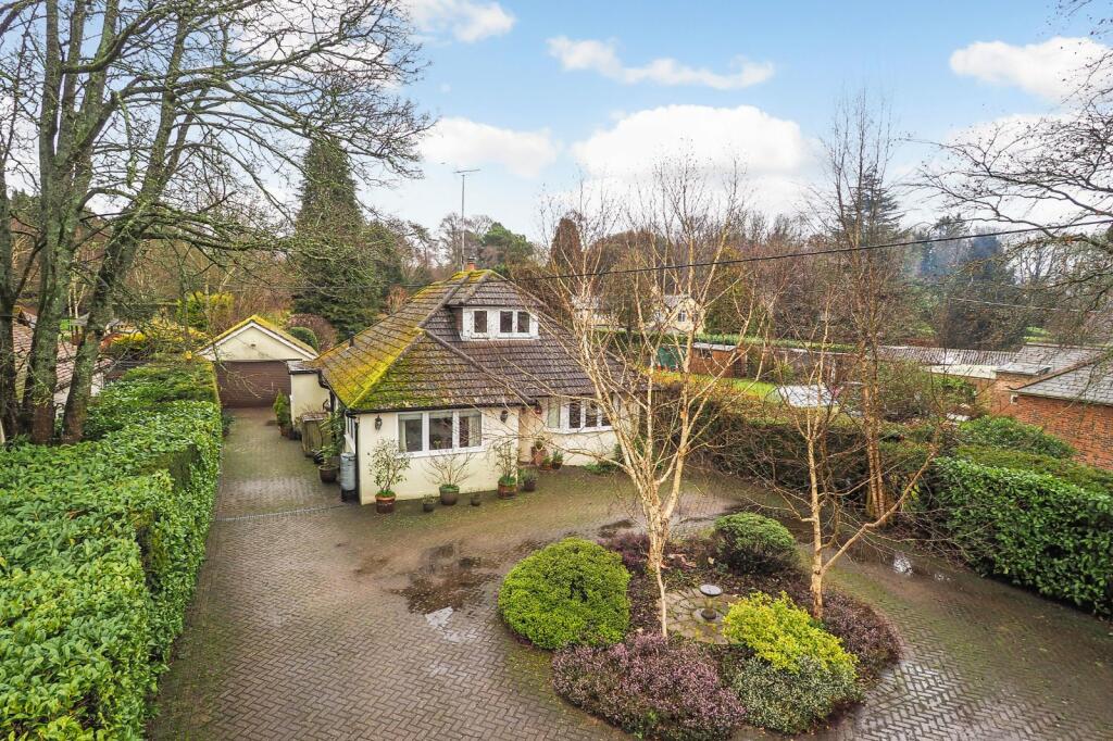 4 bedroom bungalow for sale in Lymington Bottom Road, Medstead, Alton