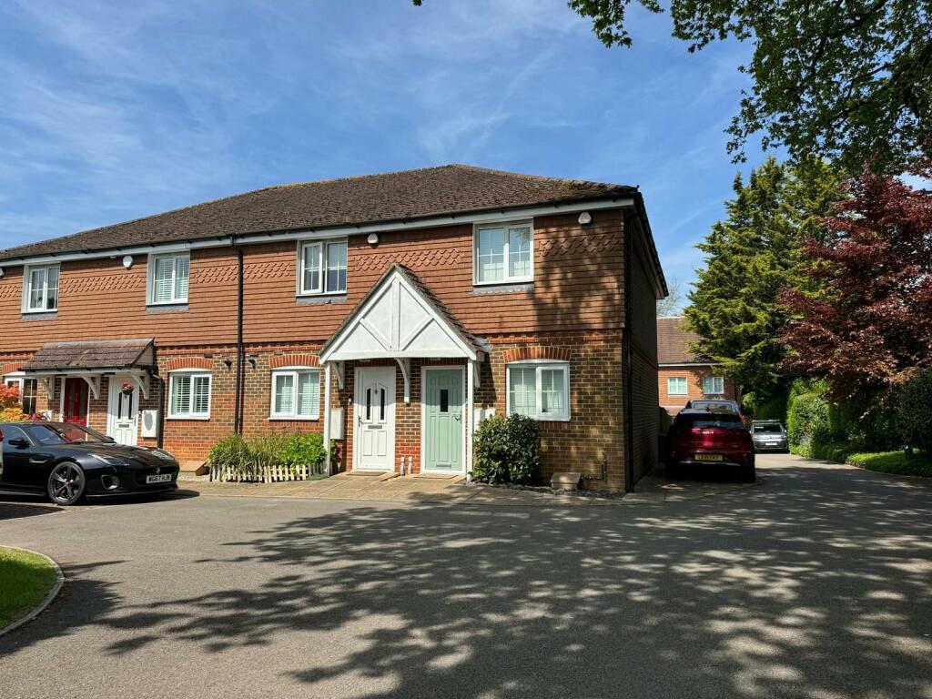 2 bedroom end of terrace house for sale in Belmont Drive, Four Marks