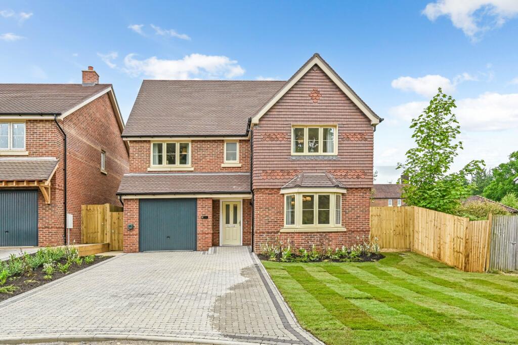4 bedroom detached house for sale in Off Holland Drive, Medstead, Alton