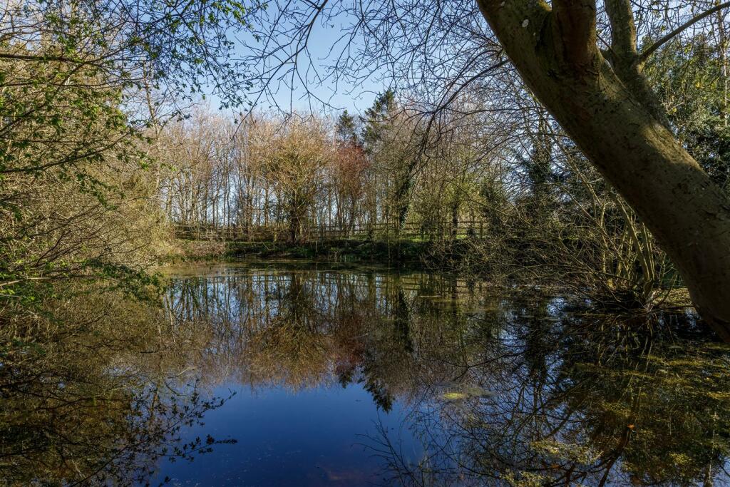 Additional property image - Banbury Road, Ladbroke, Southam