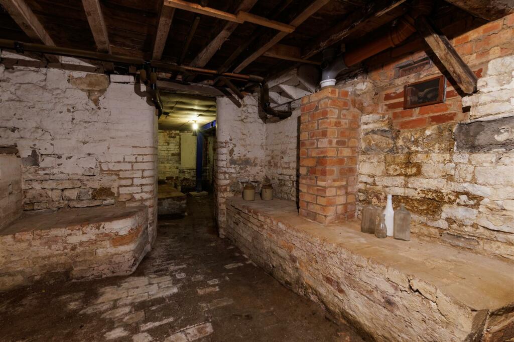 Additional property image - Banbury Road, Ladbroke, Southam