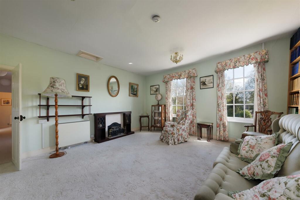 Additional property image - Banbury Road, Ladbroke, Southam