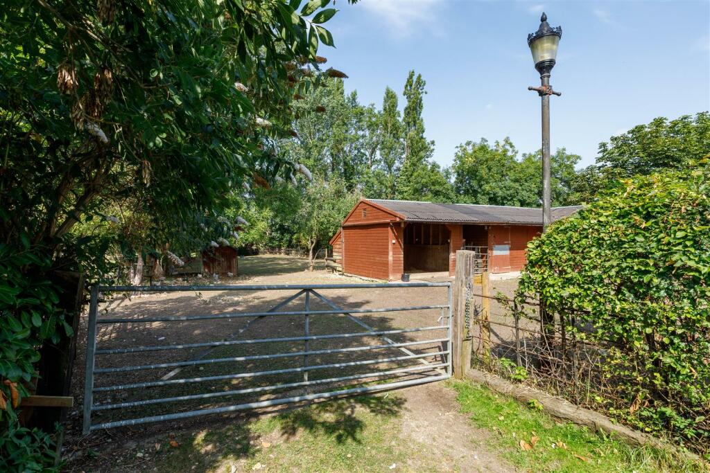 Additional property image - Hockley Lane, Ettington, Stratford-Upon-Avon