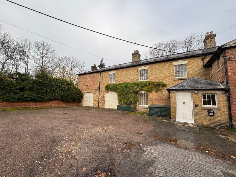 Main image of property: Chadshunt, Warwick