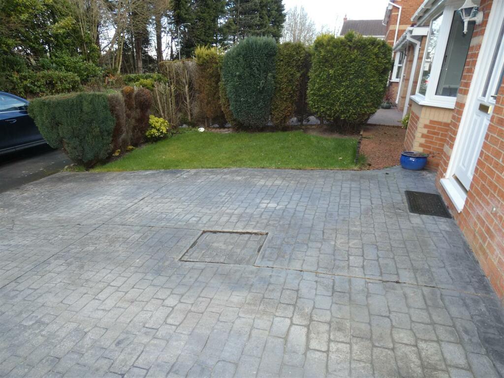 4 bedroom detached house for sale in Fox Lea Walk, Seghill, Cramlington