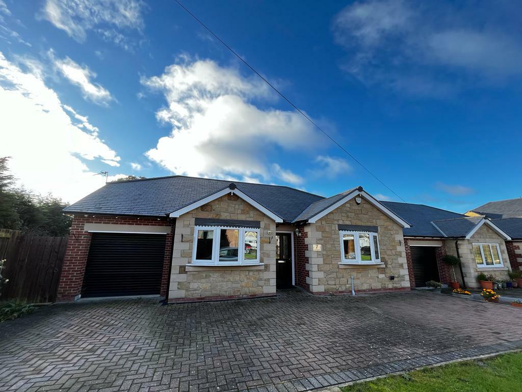 2 bedroom detached bungalow for sale in Seghill, Cramlington, NE23