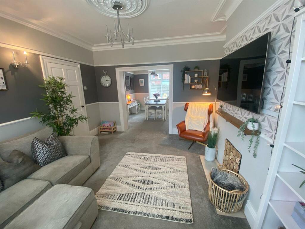 3 bedroom semidetached house for sale in Sinclair Gardens, Seaton