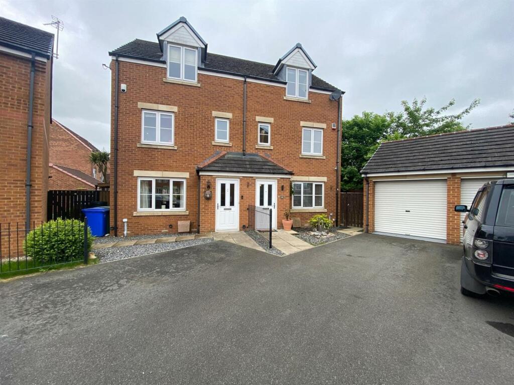 3 bedroom town house for sale in Capheaton Way, Seaton Delaval, Whitley