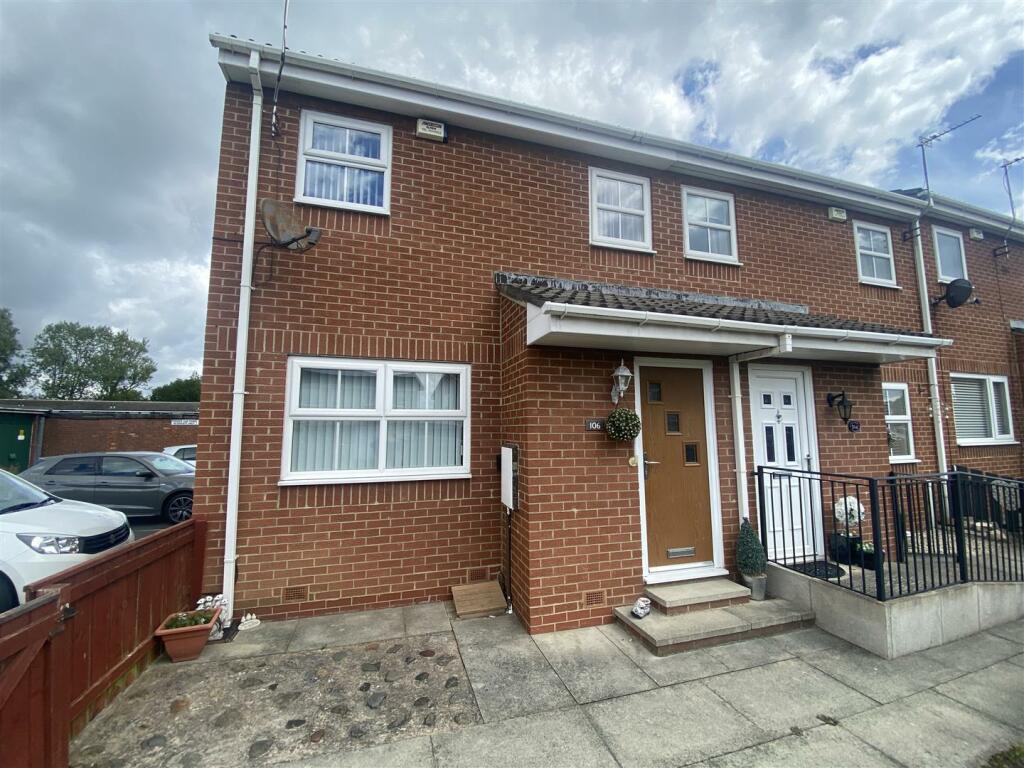 3 bedroom end of terrace house for sale in Elsdon Avenue, Seaton