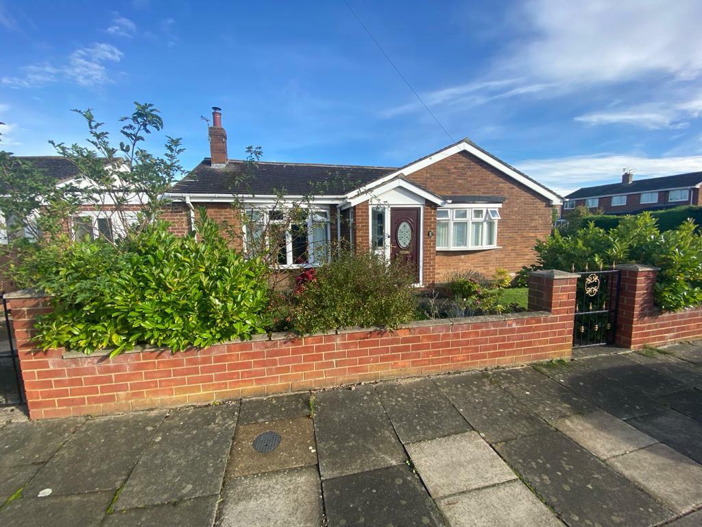 2 bedroom semidetached bungalow for sale in Staward Avenue, Seaton