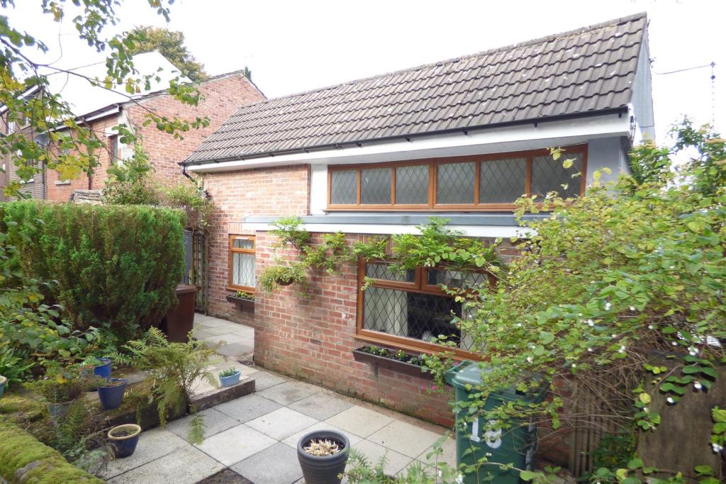 2 bedroom detached bungalow for sale in Road, Tottington, Bury