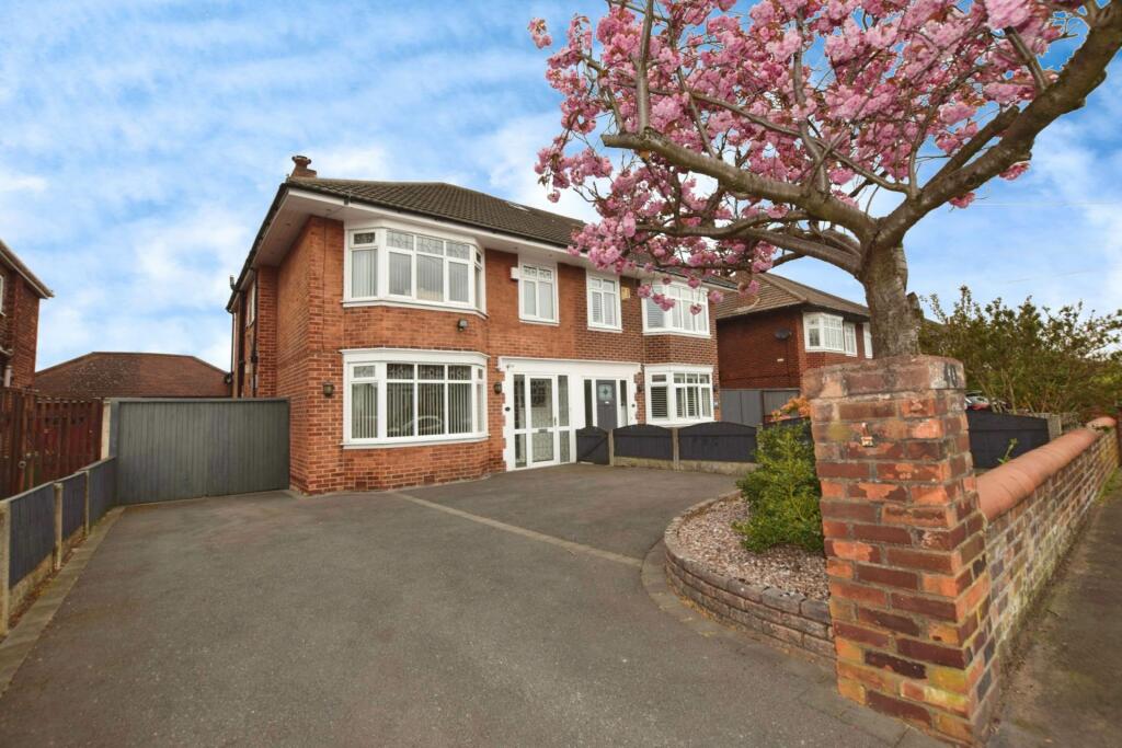 4 bedroom semidetached house for sale in Glenavon Road, Prenton, CH43