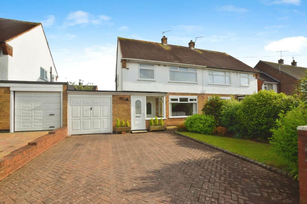 3 bedroom semidetached house for sale in Stanton Road, Bebington, CH63