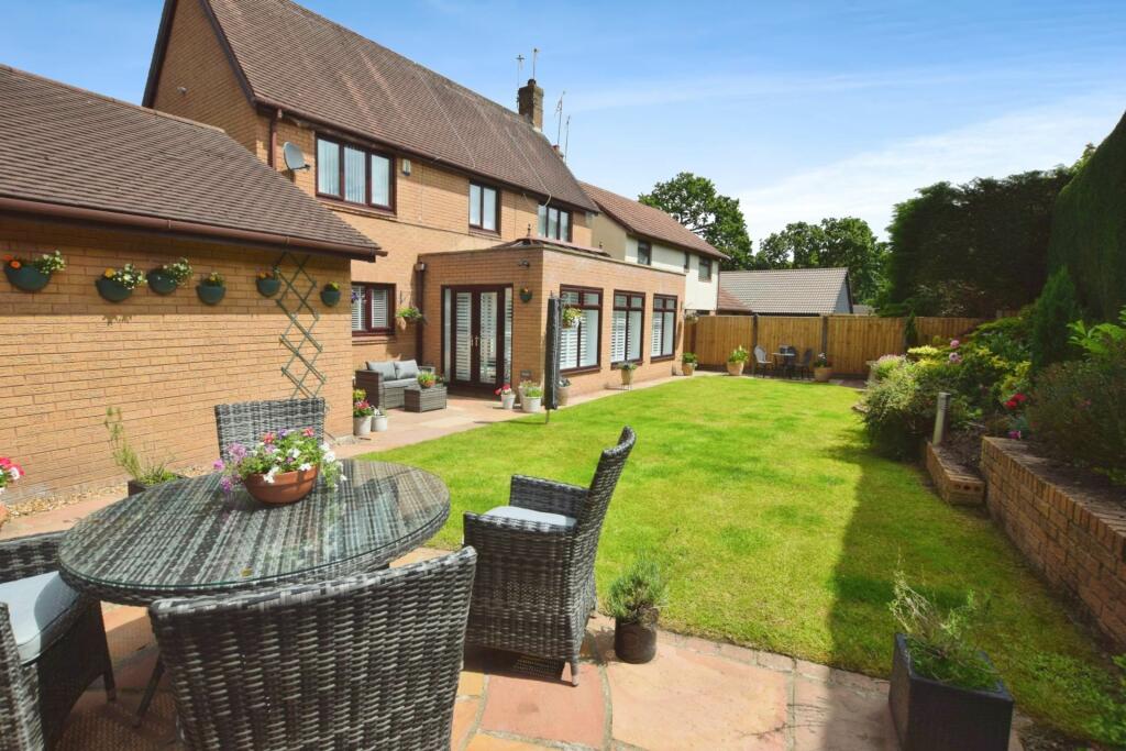 Additional property image - Dibbinview Grove, Spital