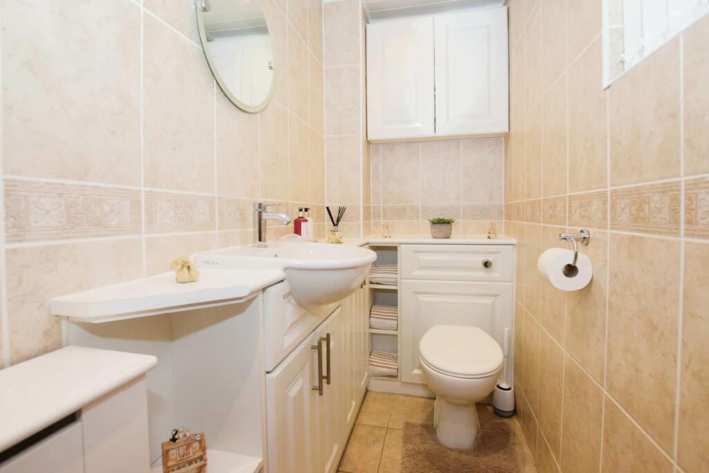Additional property image - Dibbinview Grove, Spital