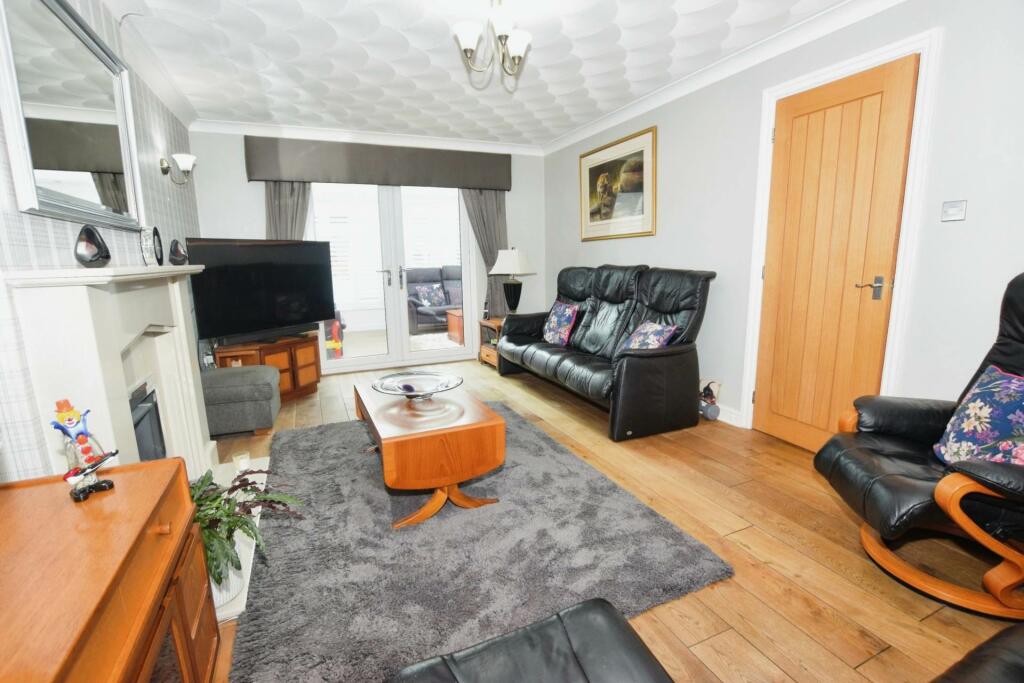 Additional property image - Dibbinview Grove, Spital