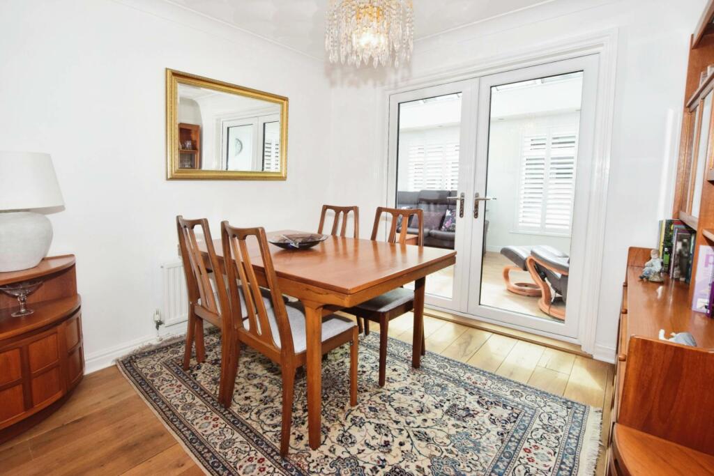 Additional property image - Dibbinview Grove, Spital