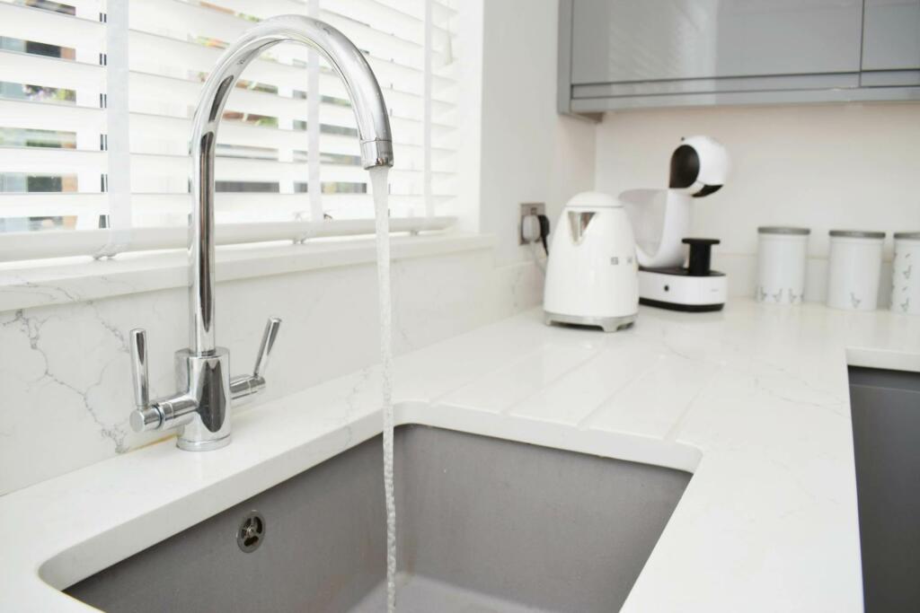 Additional property image - Dibbinview Grove, Spital