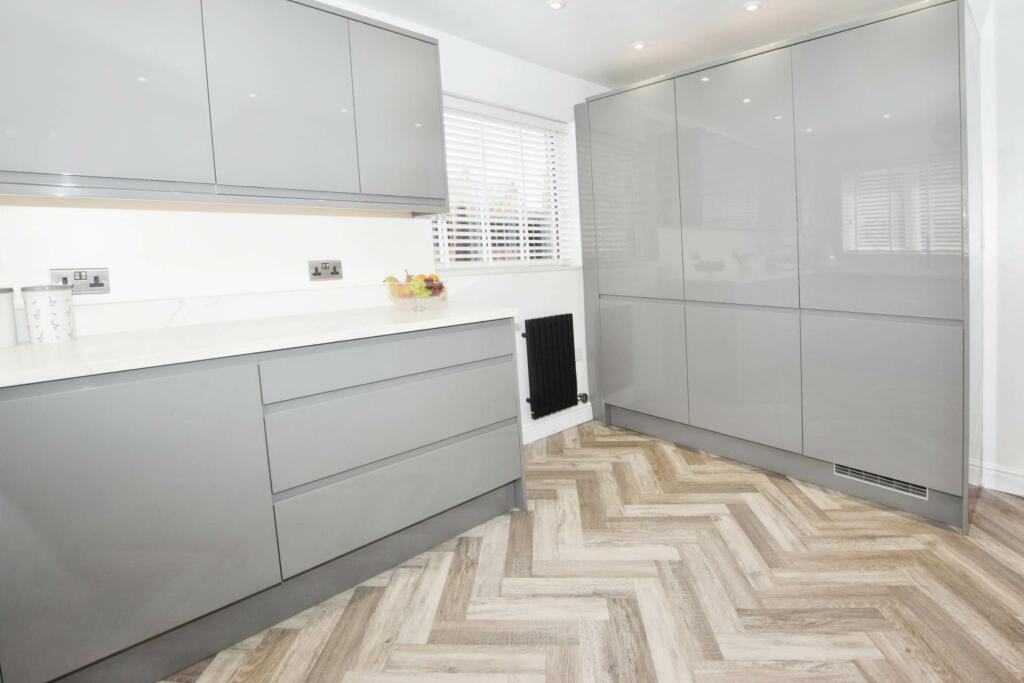 Additional property image - Dibbinview Grove, Spital