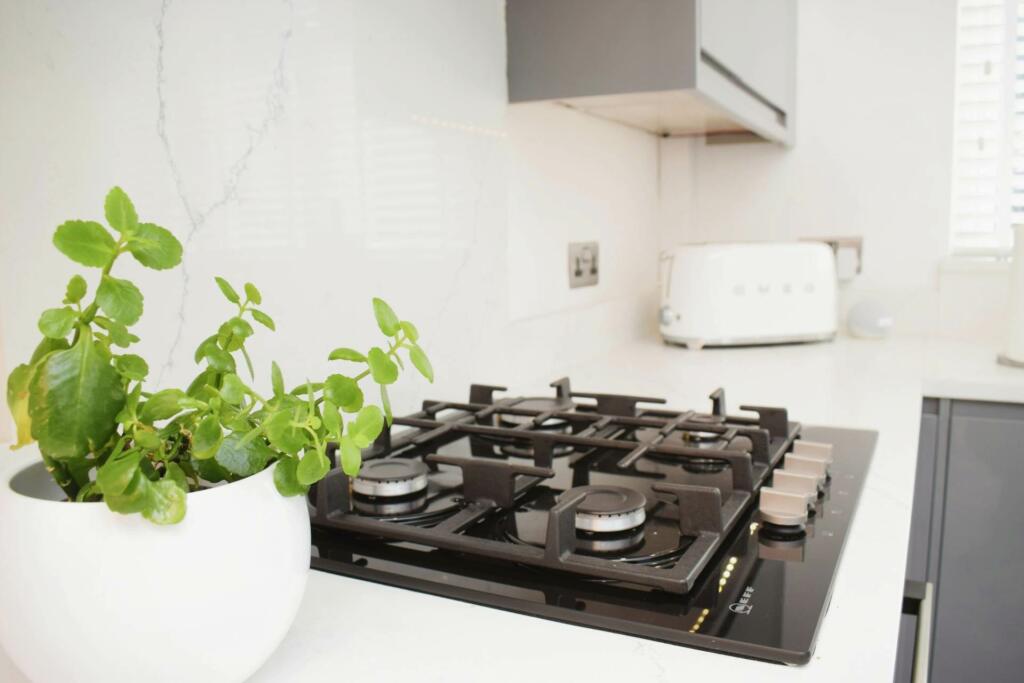 Additional property image - Dibbinview Grove, Spital