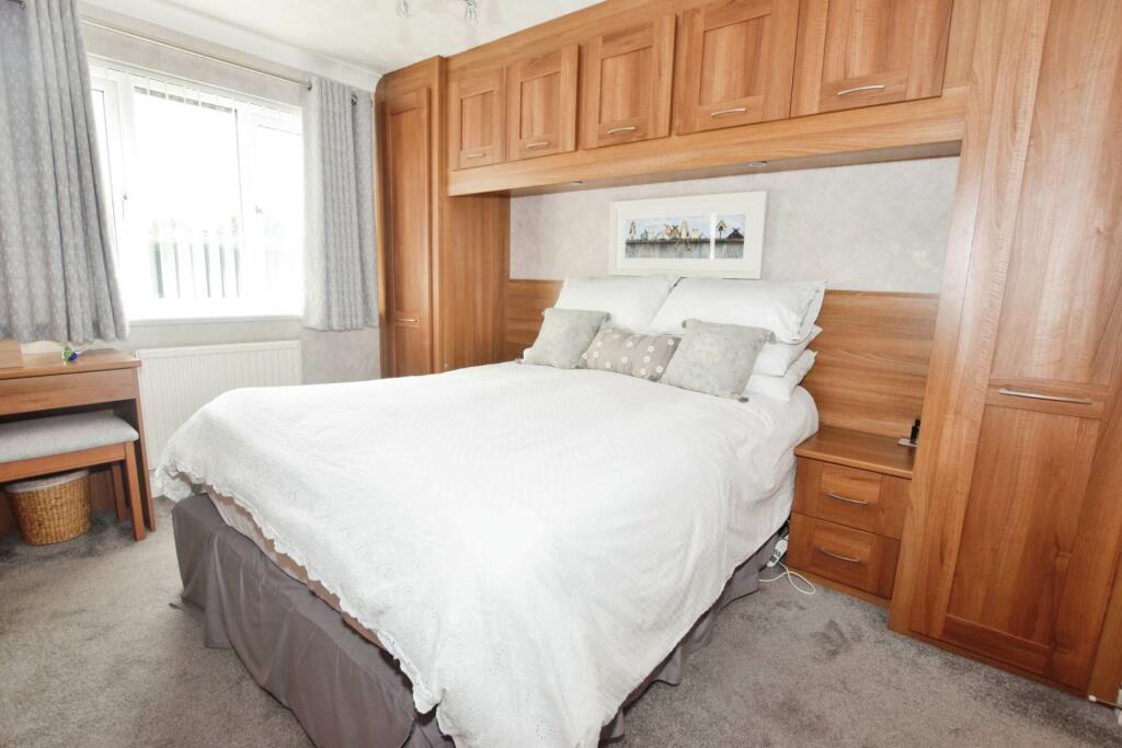 Additional property image - Dibbinview Grove, Spital