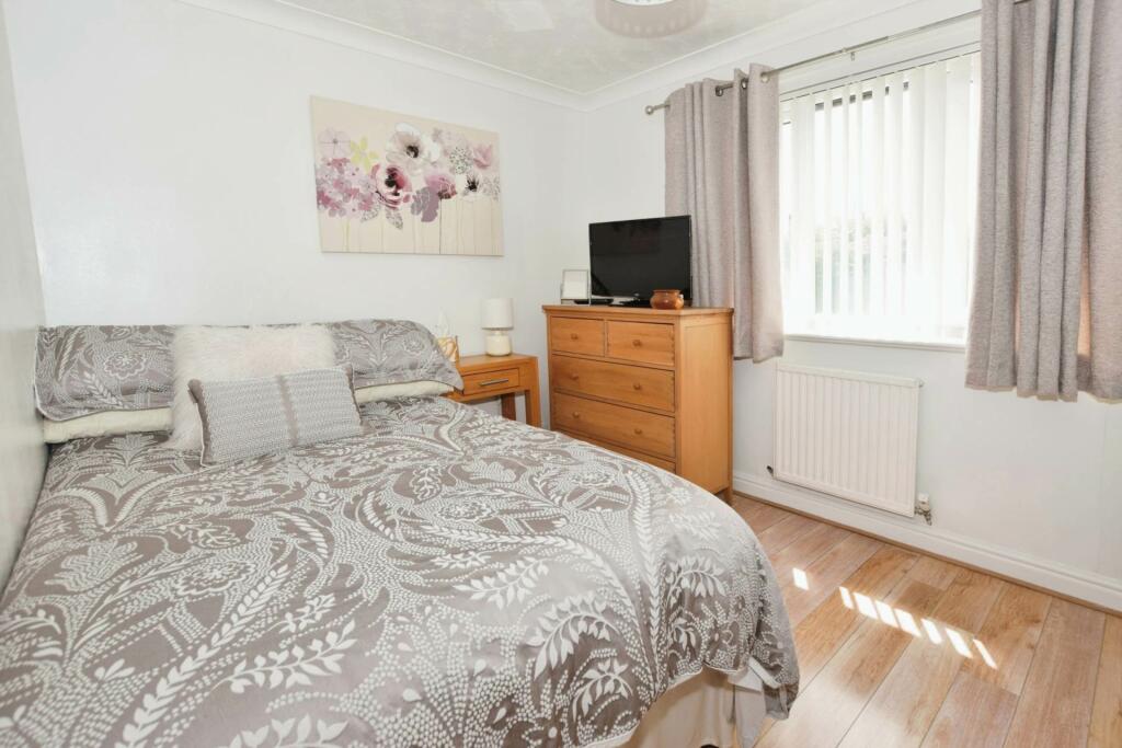 Additional property image - Dibbinview Grove, Spital