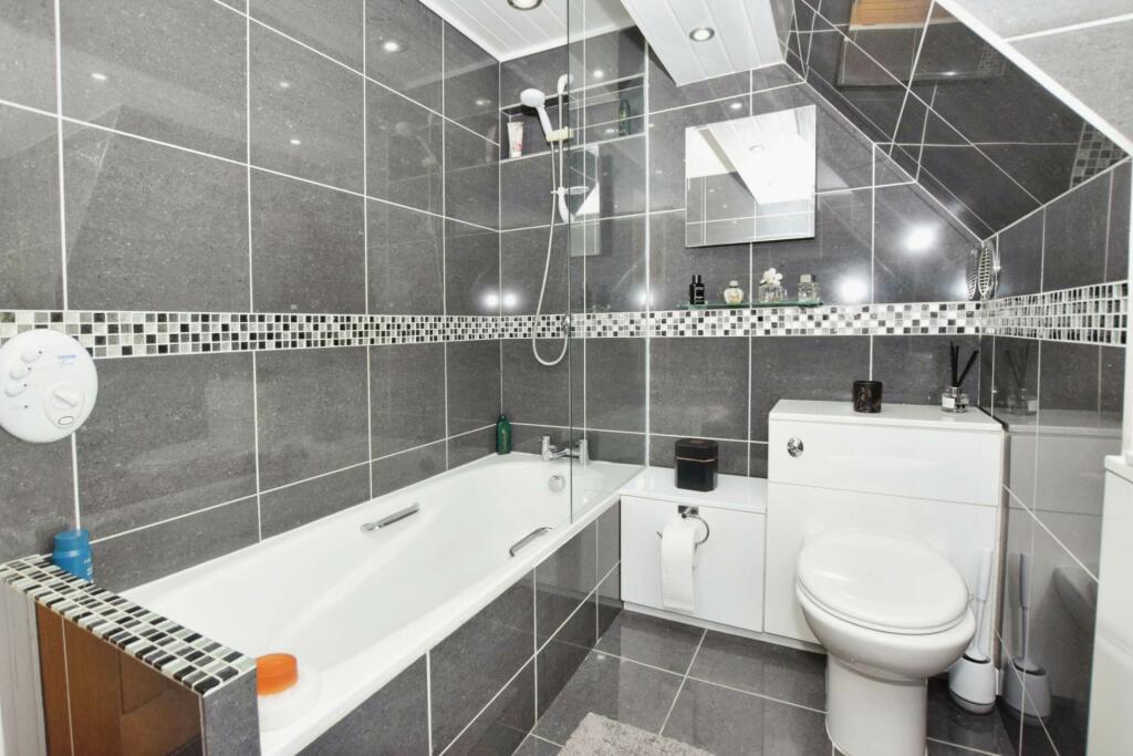 Additional property image - Dibbinview Grove, Spital