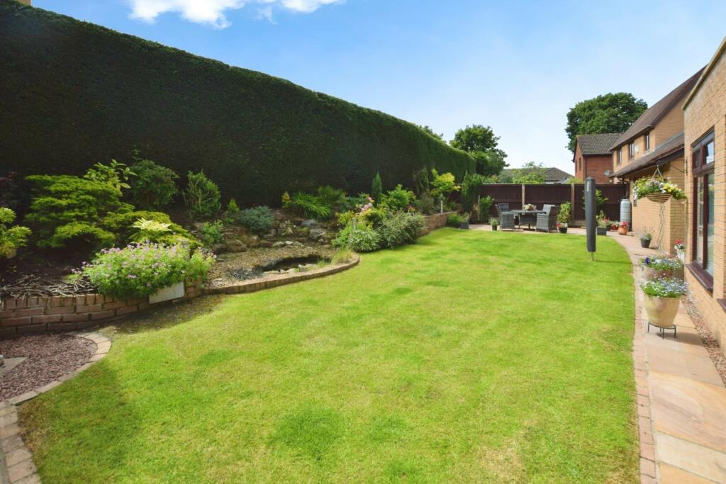 Additional property image - Dibbinview Grove, Spital