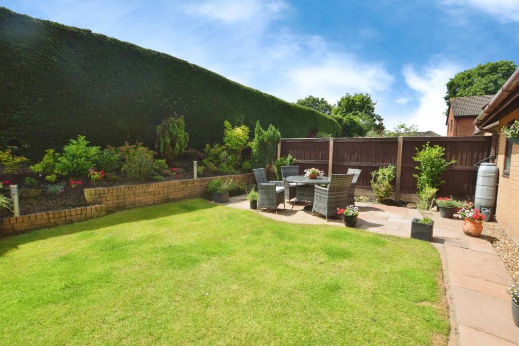 Additional property image - Dibbinview Grove, Spital