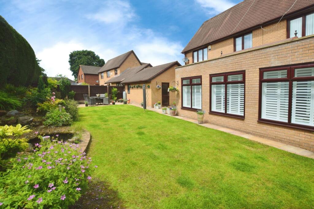 Additional property image - Dibbinview Grove, Spital