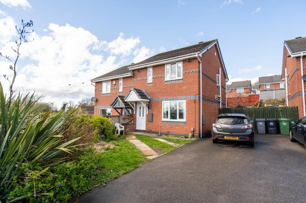 3 bedroom semidetached house for sale in Fairfield Road, Heckmondwike