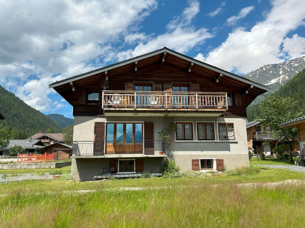 Main image of property: 74400 argentiere