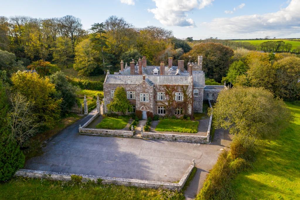 19 bedroom manor house for sale in Langdon Court Hotel, Adam's Lane