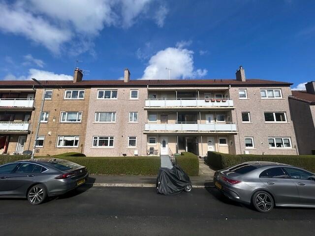 3 bedroom flat for rent in Paisley Road West, Cardonald, G52