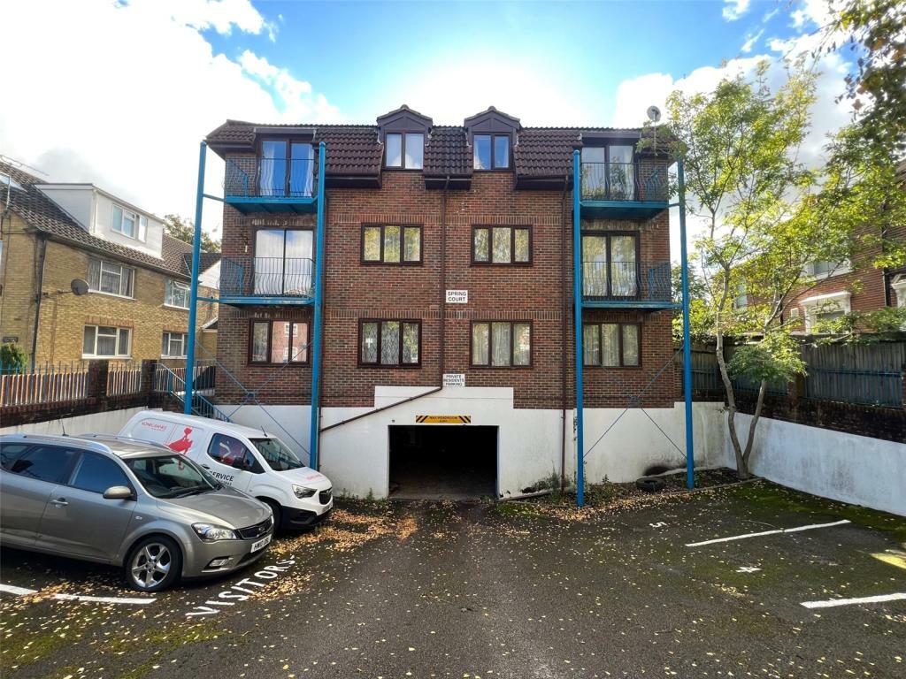 1 bedroom flat for rent in Spring Court, Roberts Road, Shirley, SO15