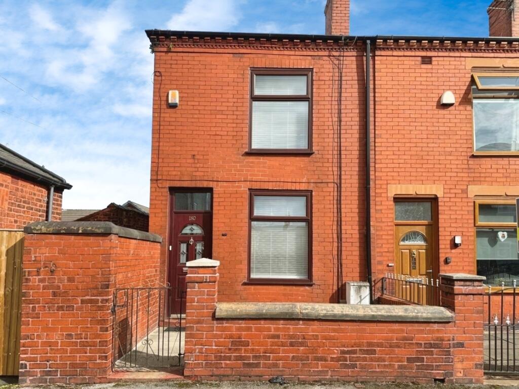 Main image of property: Oxford Street, Leigh