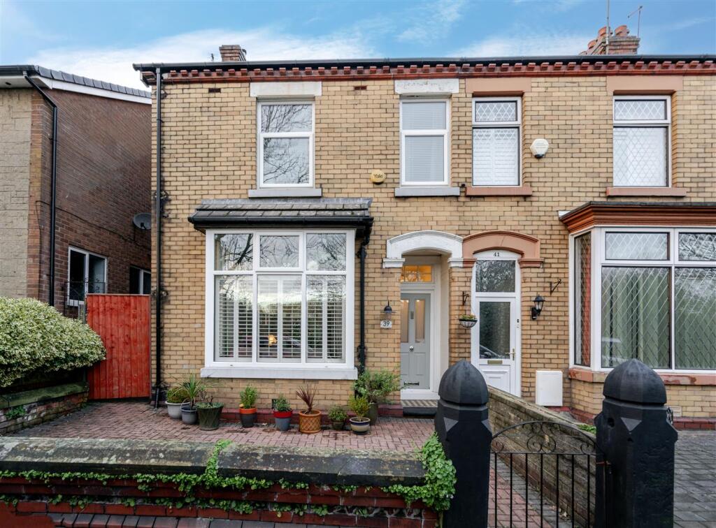 Main image of property: Station Road, Kearsley, Bolton