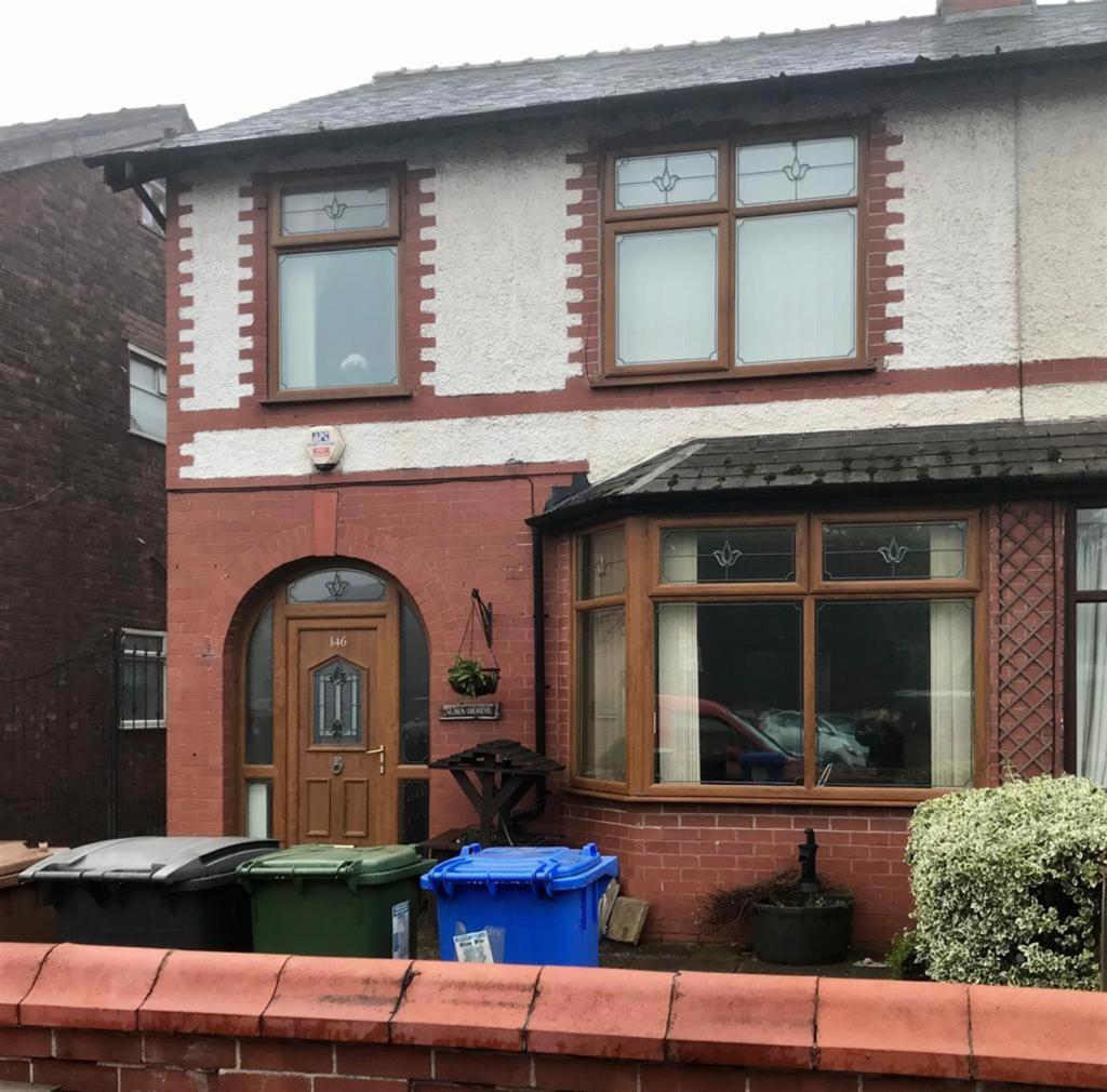 3 bedroom semidetached house for sale in Droylsden Road, Audenshaw