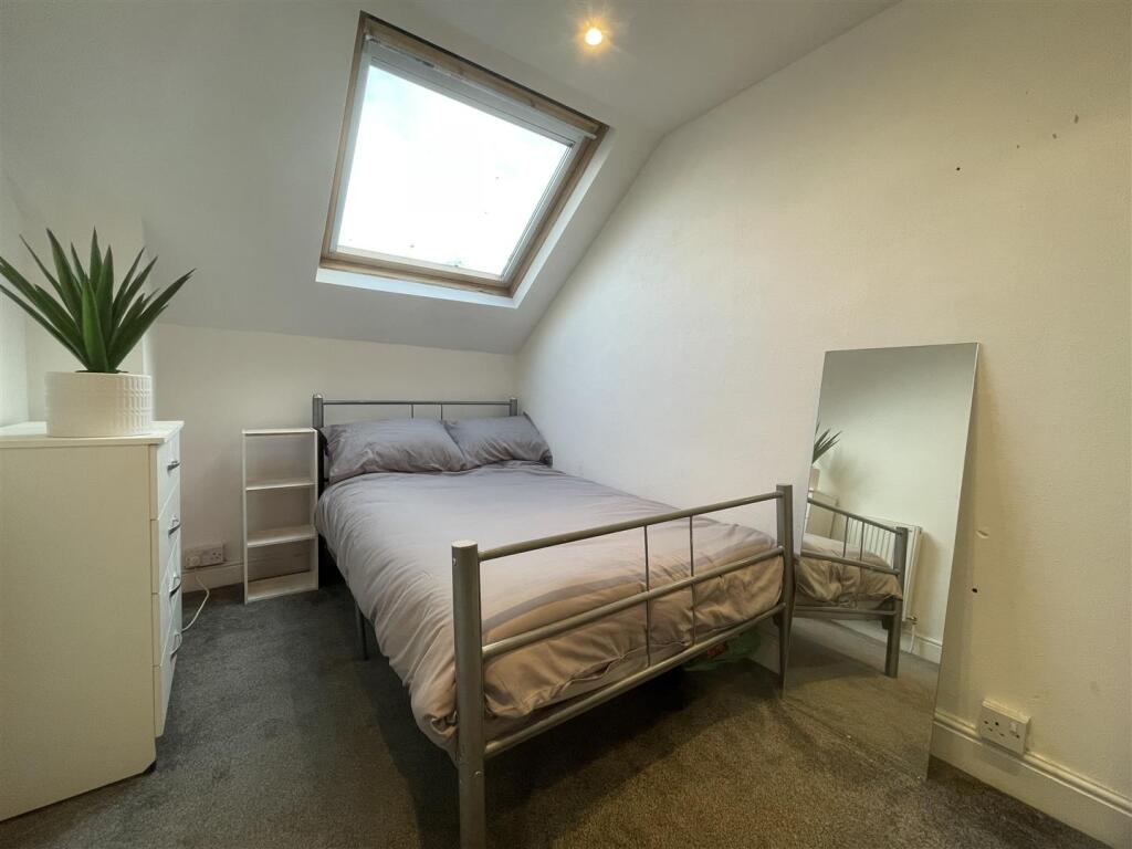 Main image of property: Winston Gardens, Headingley, Leeds, LS6 3LA