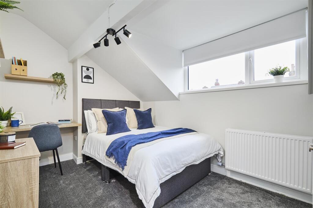 Main image of property: Beechwood Terrace, Burley, Leeds LS4, 2NG