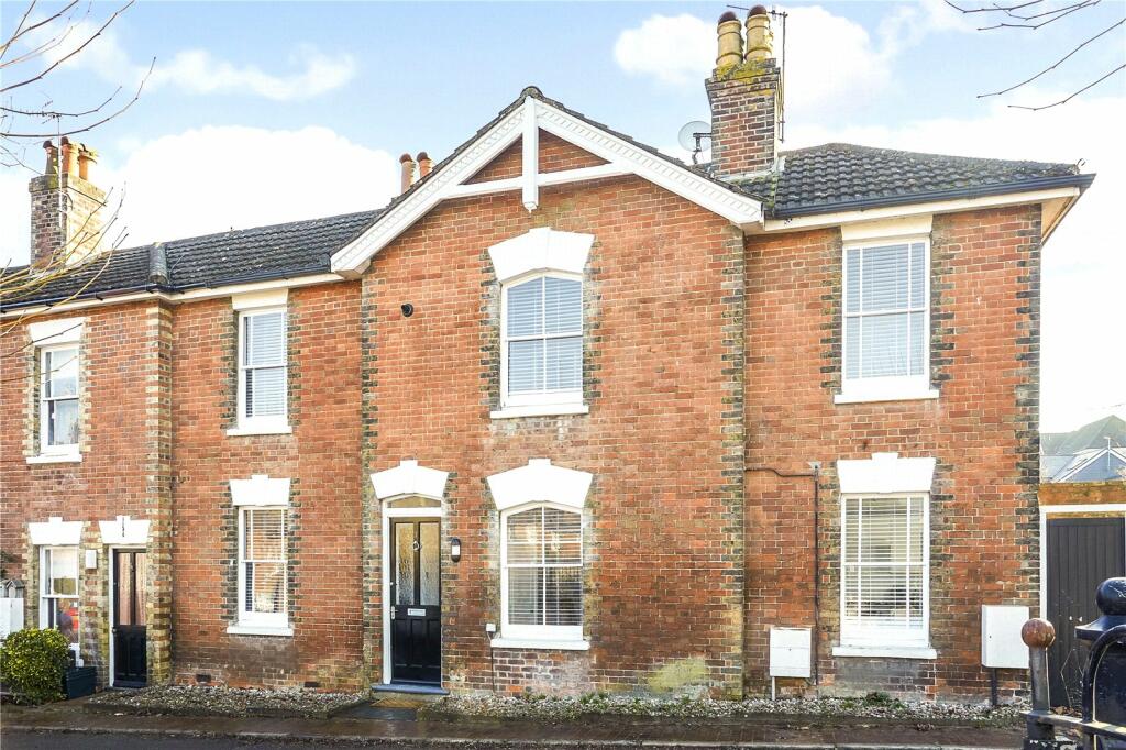 3 bedroom semi-detached house for rent in Culverden Square, Tunbridge Wells, Kent, TN4