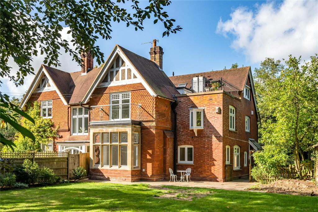 4 bedroom semidetached house for rent in Langton Road, Langton Green