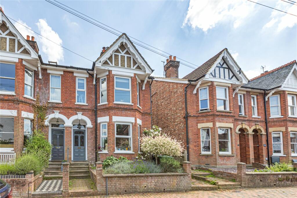 3 bedroom semidetached house for rent in Hopwood Gardens, Tunbridge
