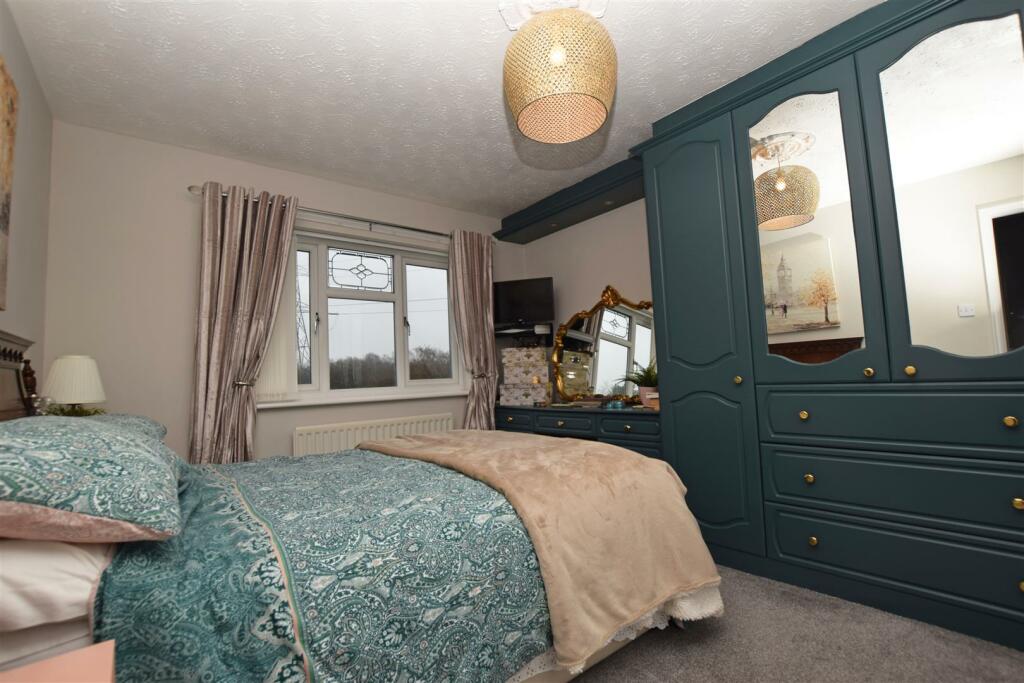 3 bedroom detached house for sale in Brackley Drive, Alkrington