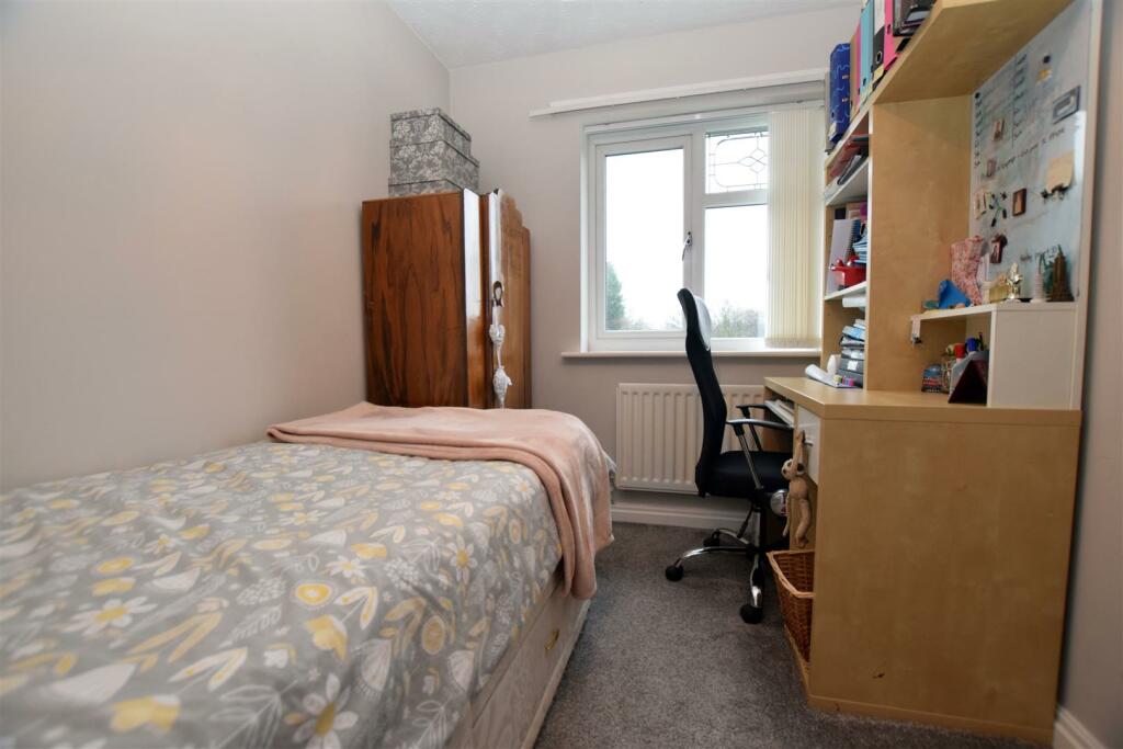 3 bedroom detached house for sale in Brackley Drive, Alkrington