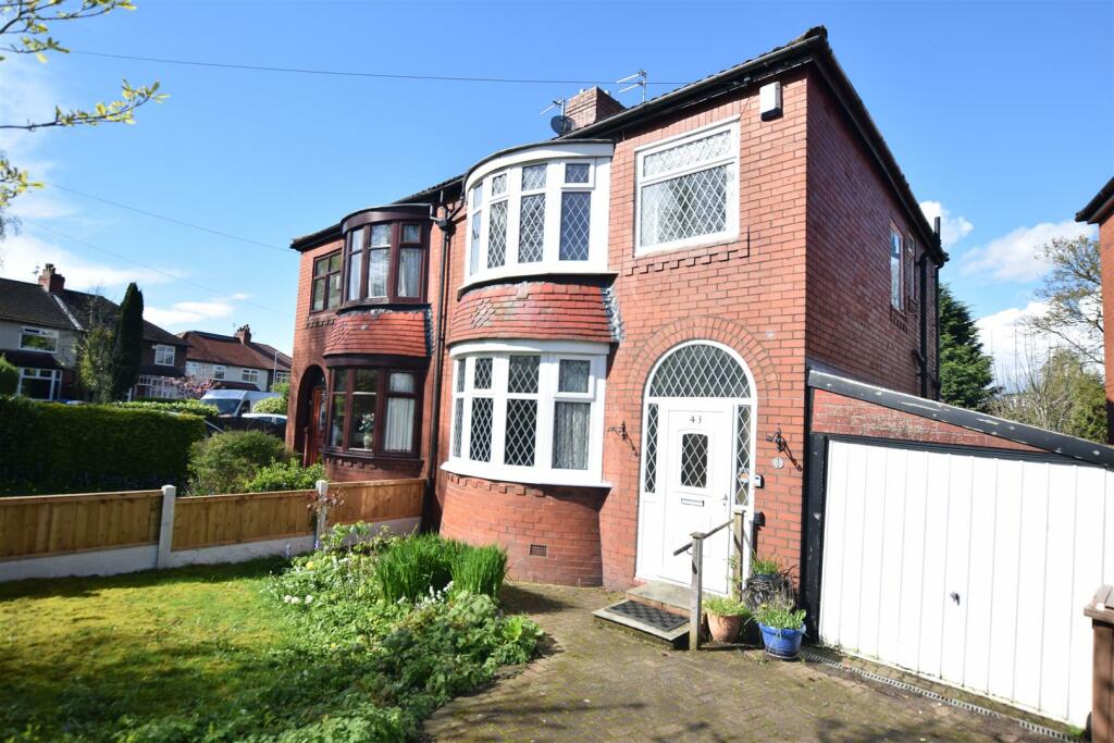 3 bedroom semidetached house for sale in Kingsway, Alkrington
