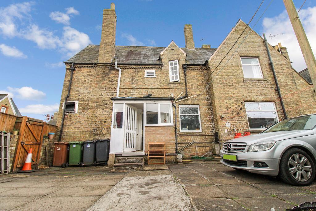 5 bedroom end of terrace house for sale in Wisbech Road, Thorney, Peterborough, Cambridgeshire