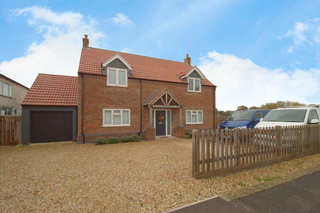 4 bedroom detached house for sale in Broadgate, Whaplode drove